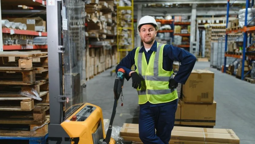 What is a battery-operated pallet truck? A Game-changer in Modern Warehousing