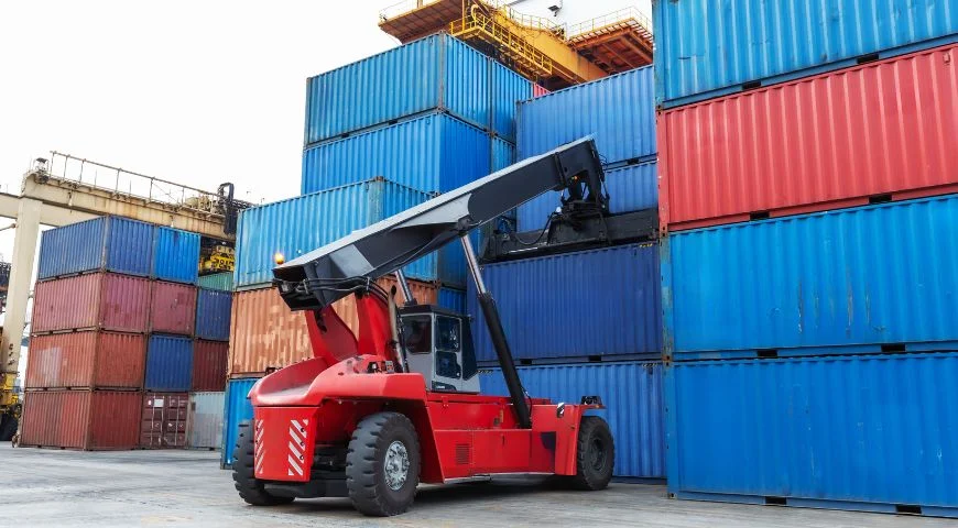 Reach Stacker vs Container Handler vs Forklift
