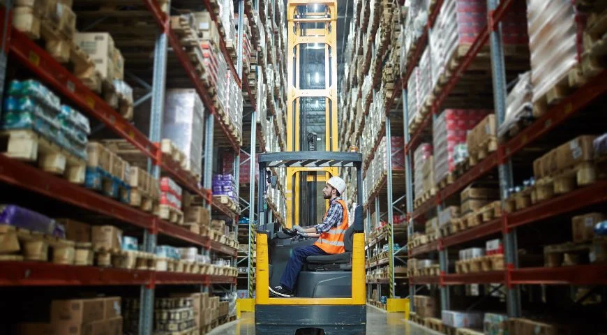Warehouse Layout & Forklift Choice for Safety & Speed
