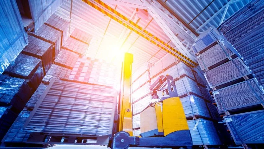 The New-Build Warehouse Starter Kit: From Pallet Jack to Reach Truck, What to Order First