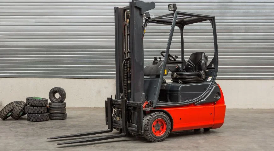 Forklifts for Construction_ Tyres, Clearance & Safety