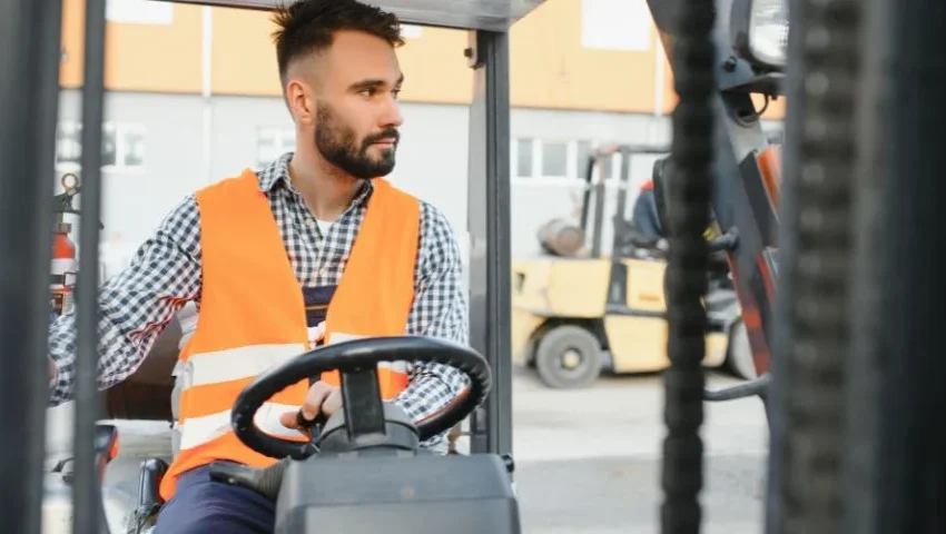 Handling Seasonal Peaks: How Short-Term Rentals Stabilize Costs and Capacity