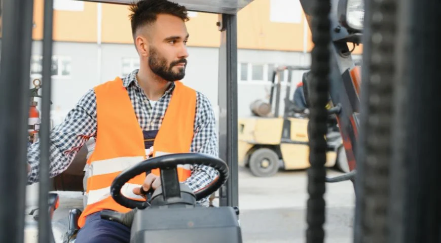 Managing Seasonal Peaks with Cost-Saving Short-Term Rentals