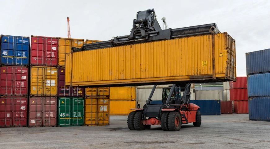 Container Handler Dealer Selection for Ports & Terminals
