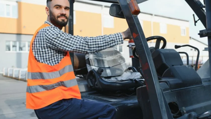 Scaling Your Logistics Operation: Why Forklift Rental Service Beats Purchase Commitments