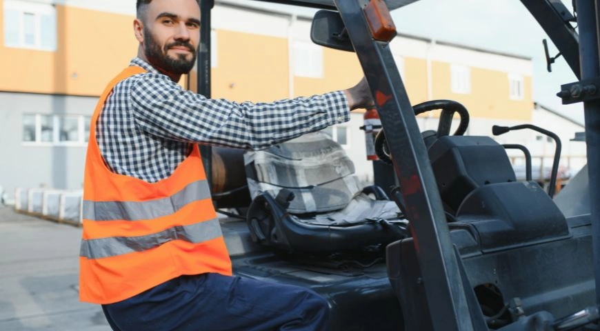 Forklift Rental Service: Scale Logistics Without Heavy Costs