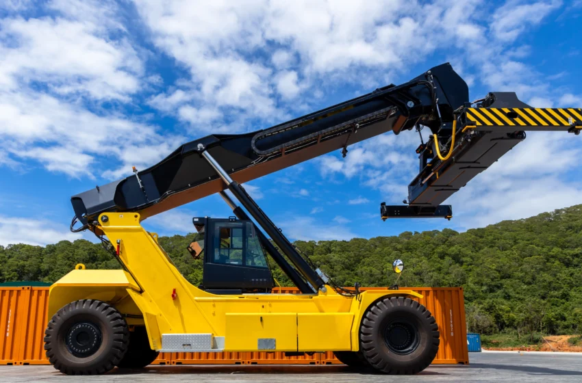 Forklift Crane Integration: When to Combine Equipment for Hybrid Operations