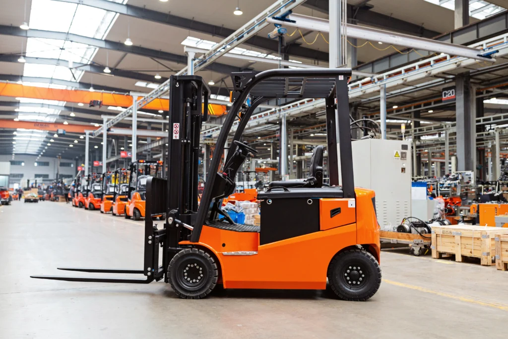 Forklift on Rent vs AMC: What E-Commerce Should Choose