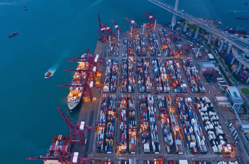 Port Congestion & Global Trade Disruptions: Building a Flexible Rental Strategy