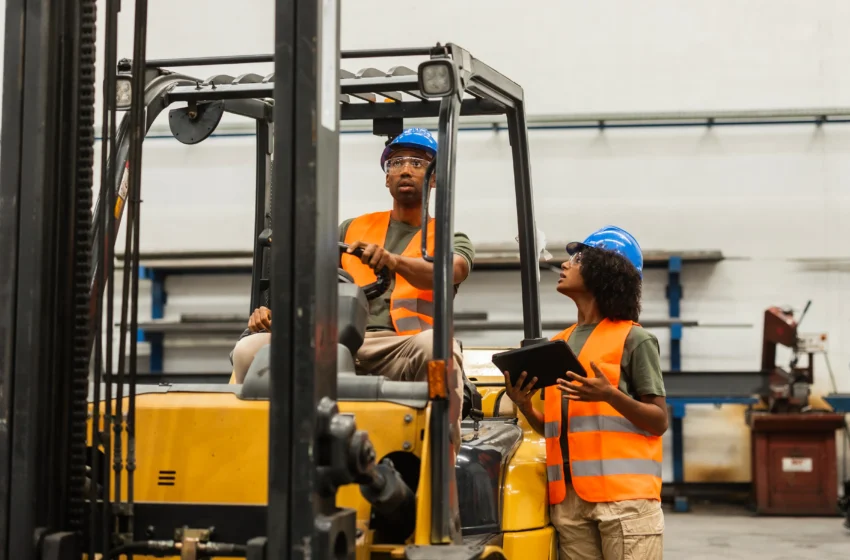 How to Calculate the Right Number of Forklift Operators for a Warehouse